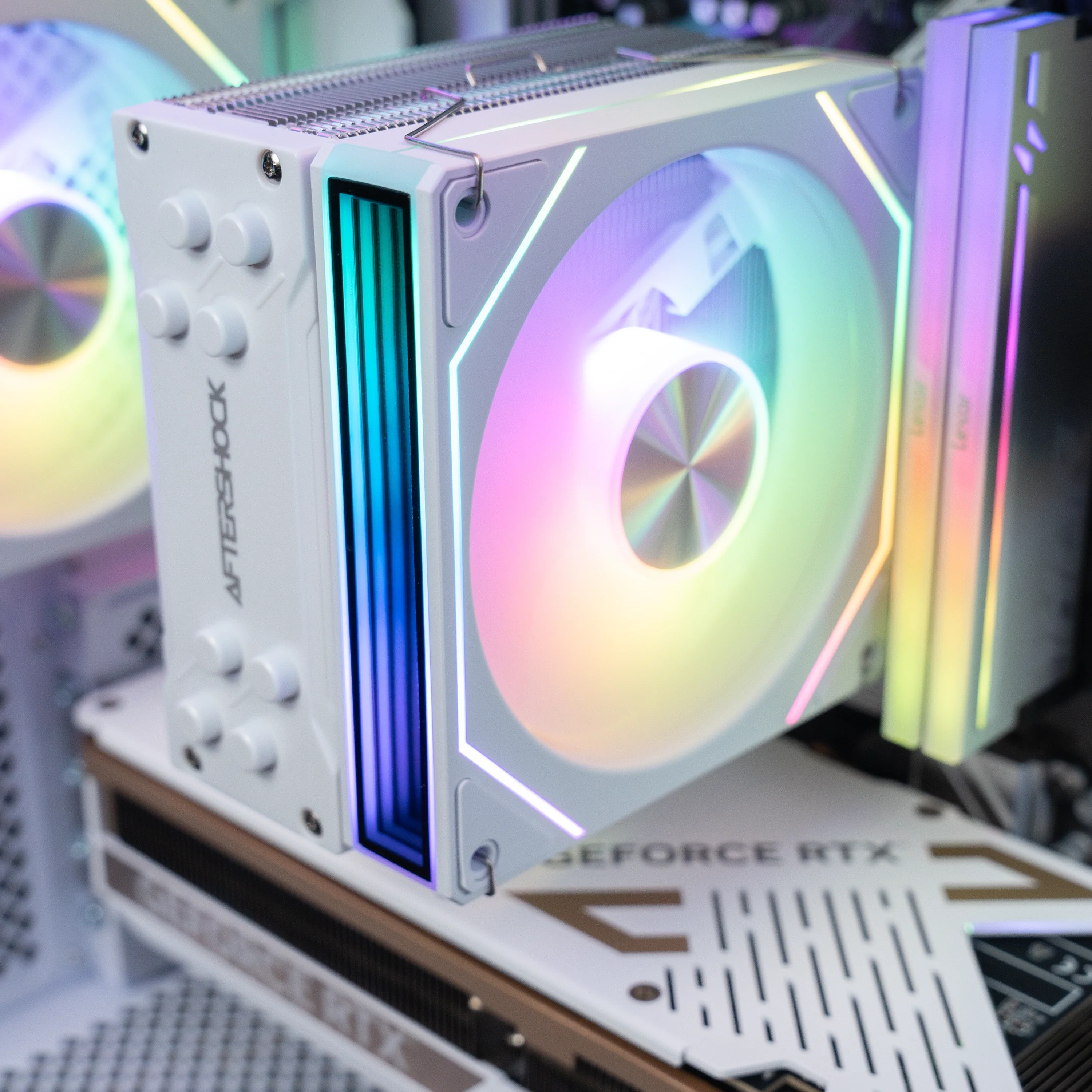 CHAMBER: LVL 8 WHITE / R7 7700 | RTX 5070 Ti | 32GB RAM - Image 3