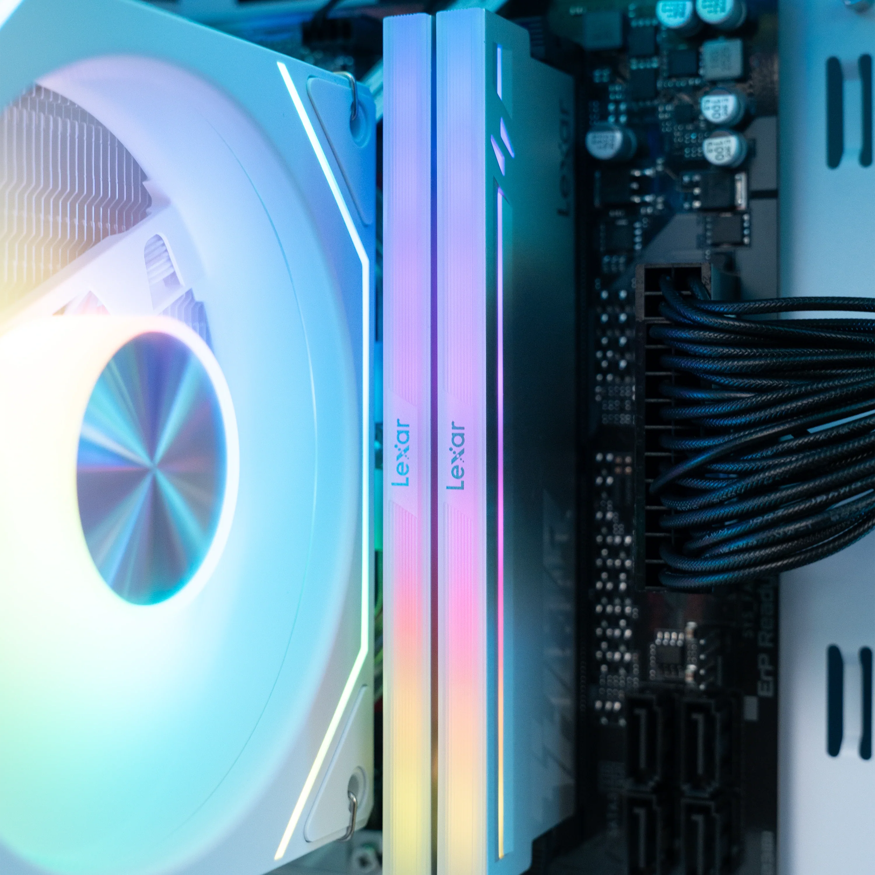 CHAMBER: LVL 8 WHITE / R7 7700 | RTX 5070 Ti | 32GB RAM - Image 4