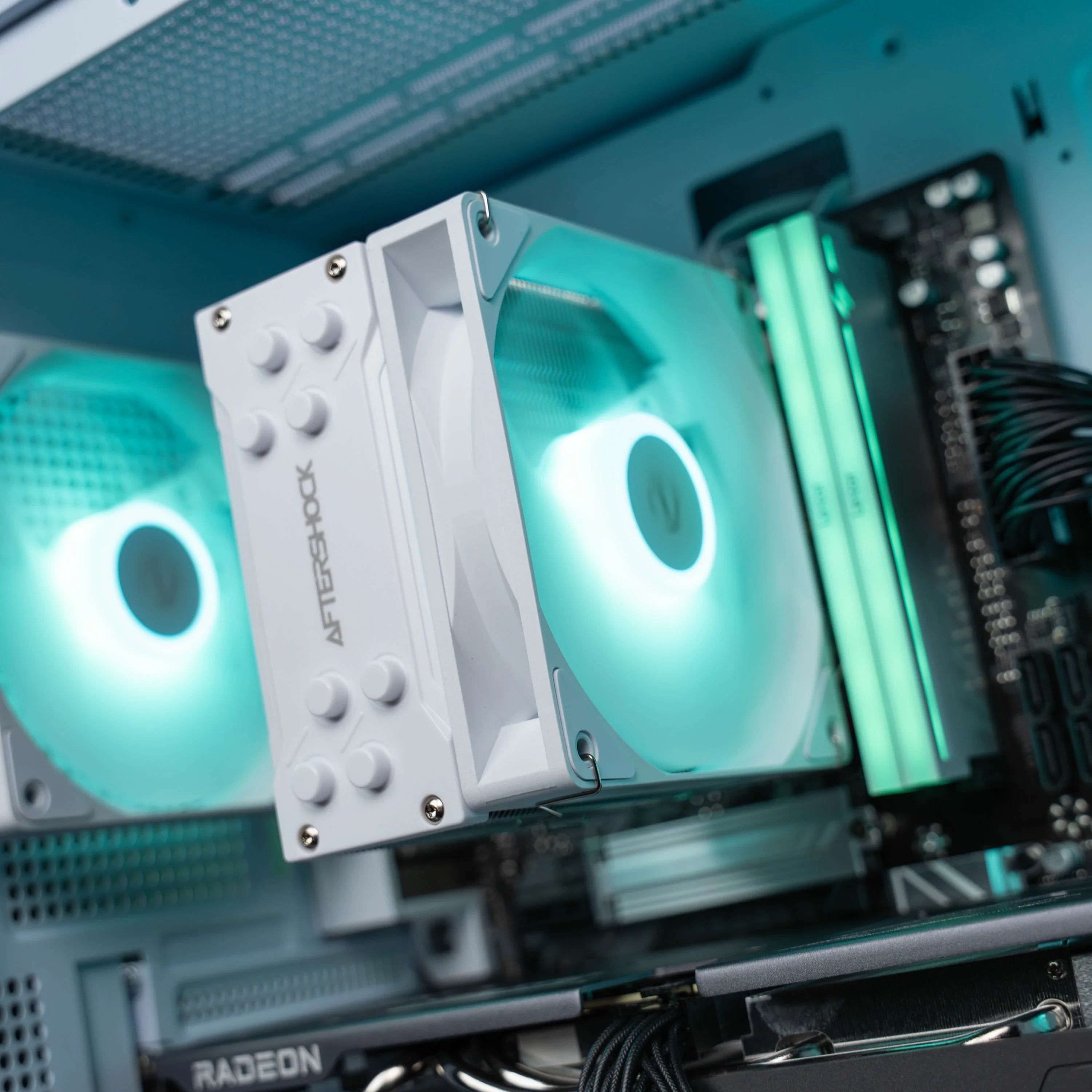 CLOUD : LVL 6 PRO / R7 7700 | RX 9060 XT 16GB | 32GB RAM - Image 3