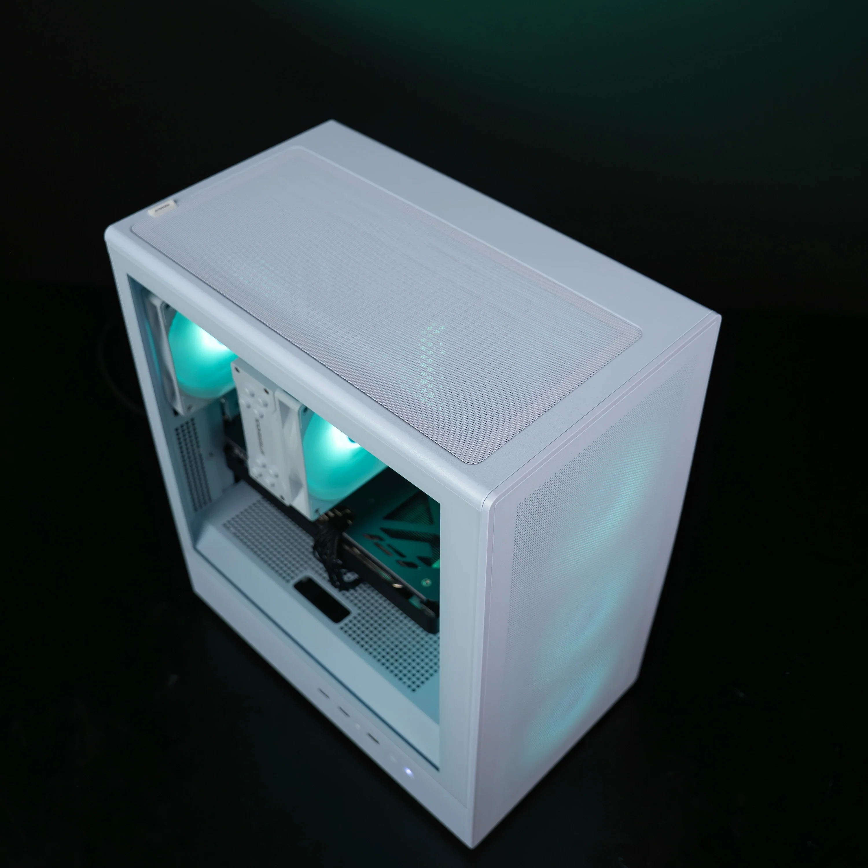 CLOUD : LVL 6 PRO / R7 7700 | RX 9060 XT 16GB | 32GB RAM - Image 8